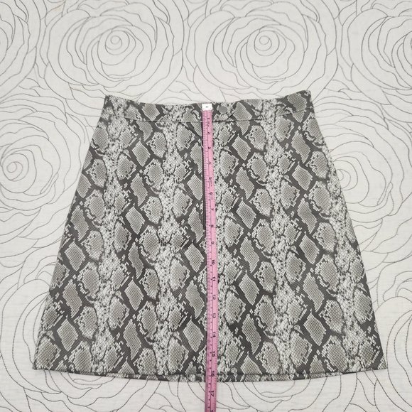 [4] Gray Snake Skin Imitation Leather Mini Skirt - Picture 4 of 7